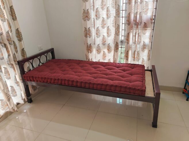 Single bed with cotton matress for Rent